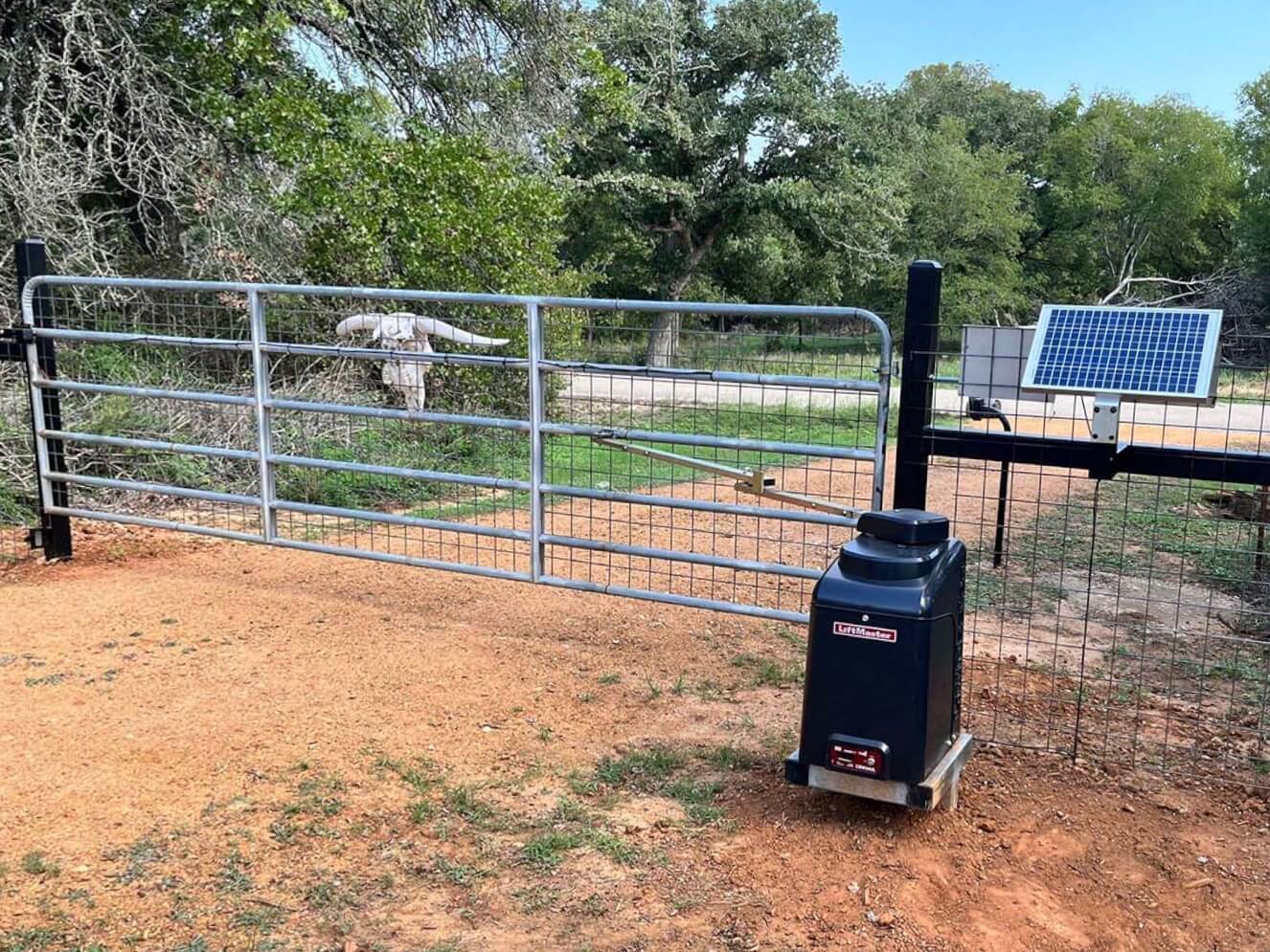 Photo of an automatic gate from a Central Texas fence company