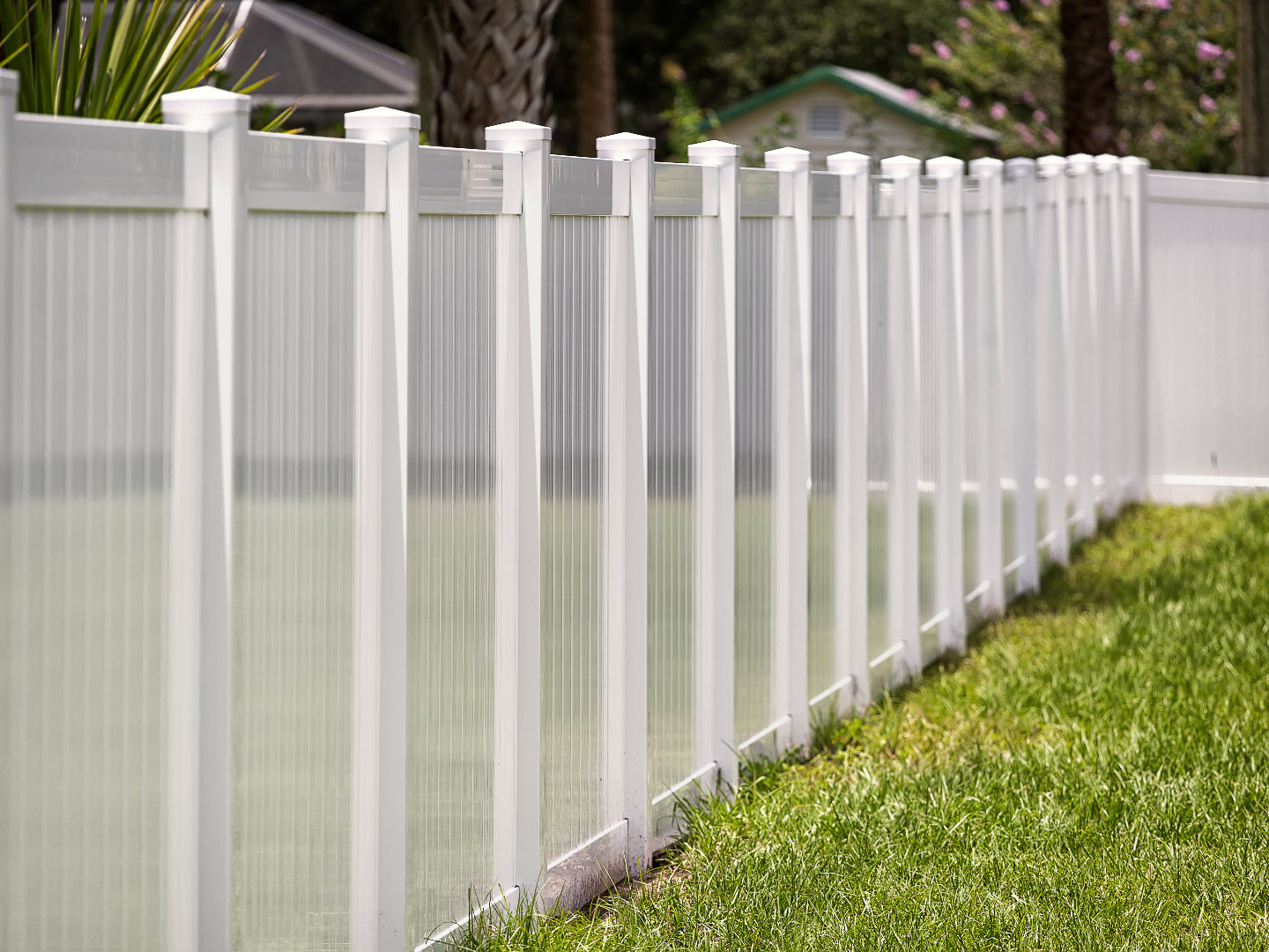 Photo of a vinyl fence in Bastrop County, TX