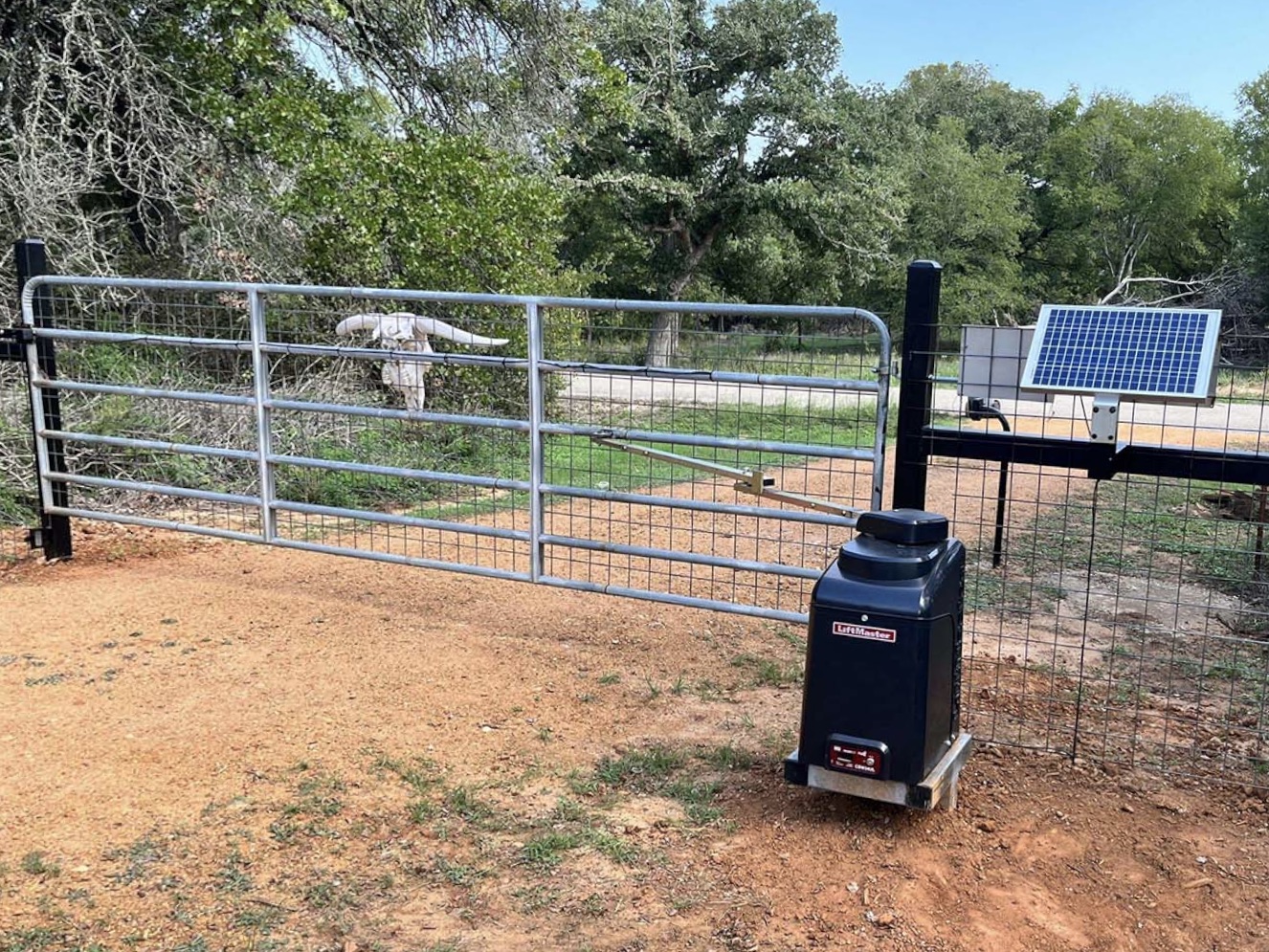 Photo of an automatic gate from a Central Texas fence company