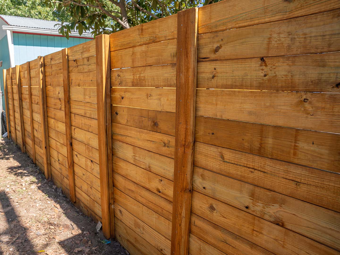 Horizontal wood fence company in Bastrop Texas