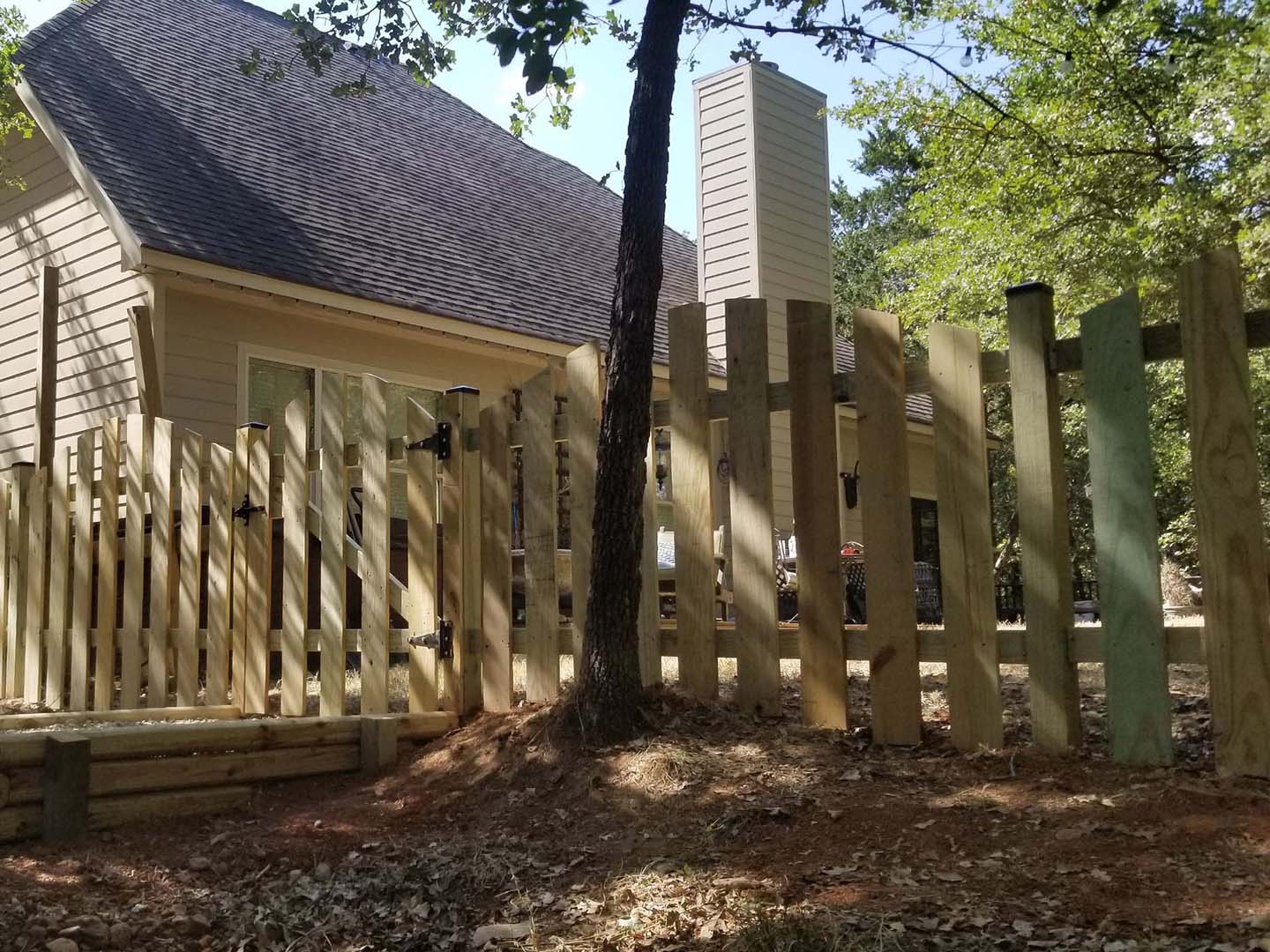 Bastrop County Texas residential fencing contractor