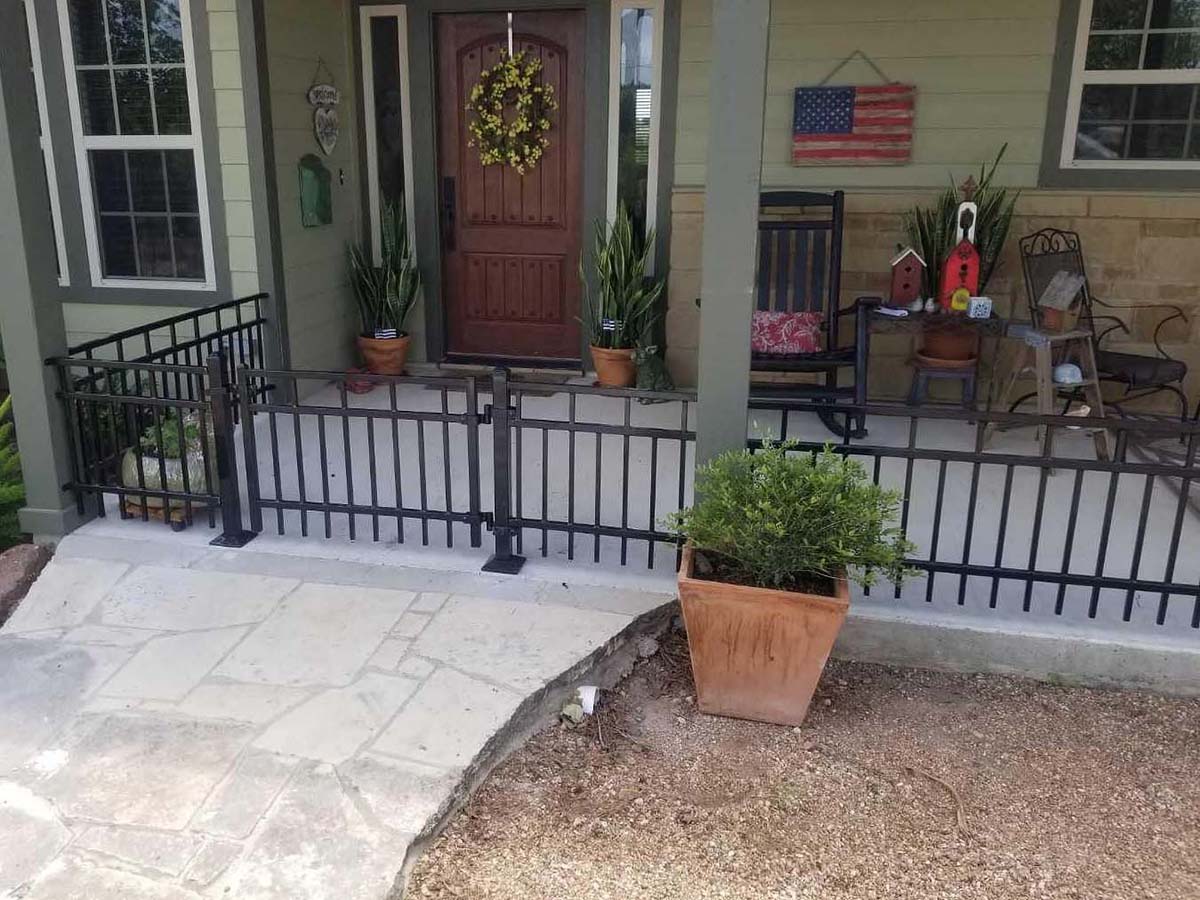 Manor Texas aluminum railing fence company